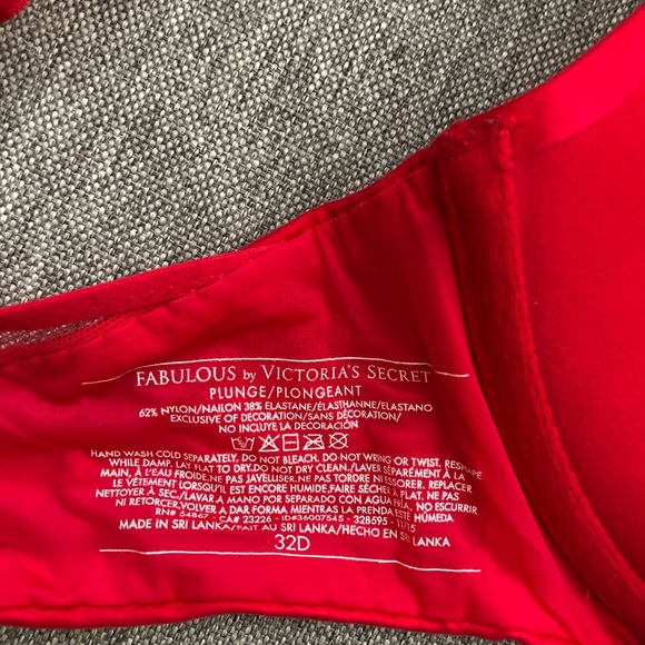 NEW Victoria’s Secret bra - Picture 3 of 4
